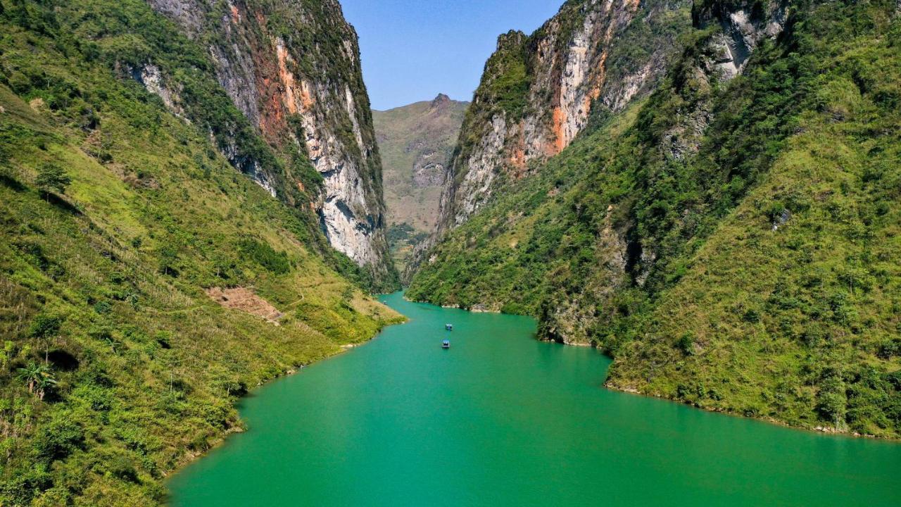 Nha Nghi T&T Hotel Донг Ван Екстериор снимка