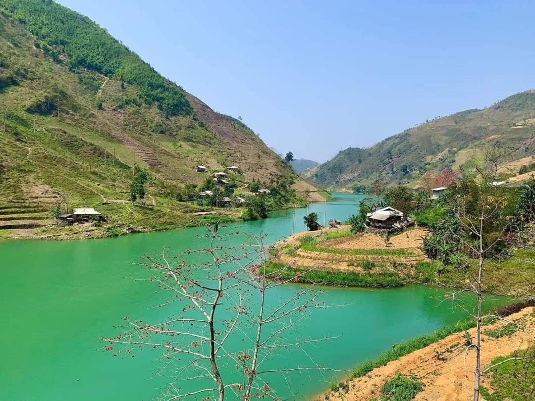 Nha Nghi T&T Hotel Донг Ван Екстериор снимка