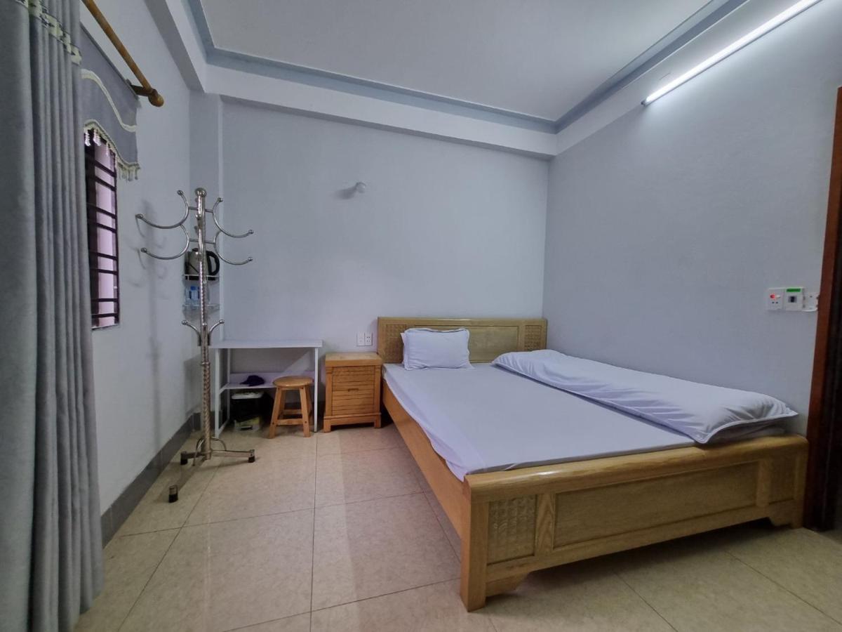 Nha Nghi T&T Hotel Донг Ван Екстериор снимка