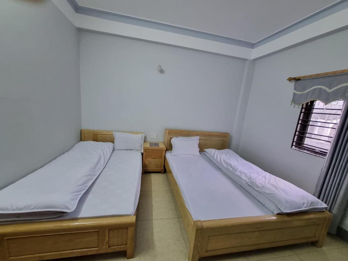 Nha Nghi T&T Hotel Донг Ван Екстериор снимка