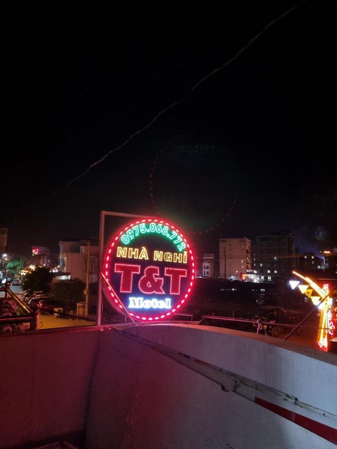 Nha Nghi T&T Hotel Донг Ван Екстериор снимка